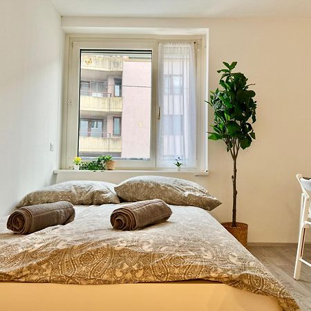 Stylish Schonbrunn Apartments With Free Parking ウィーン エクステリア 写真