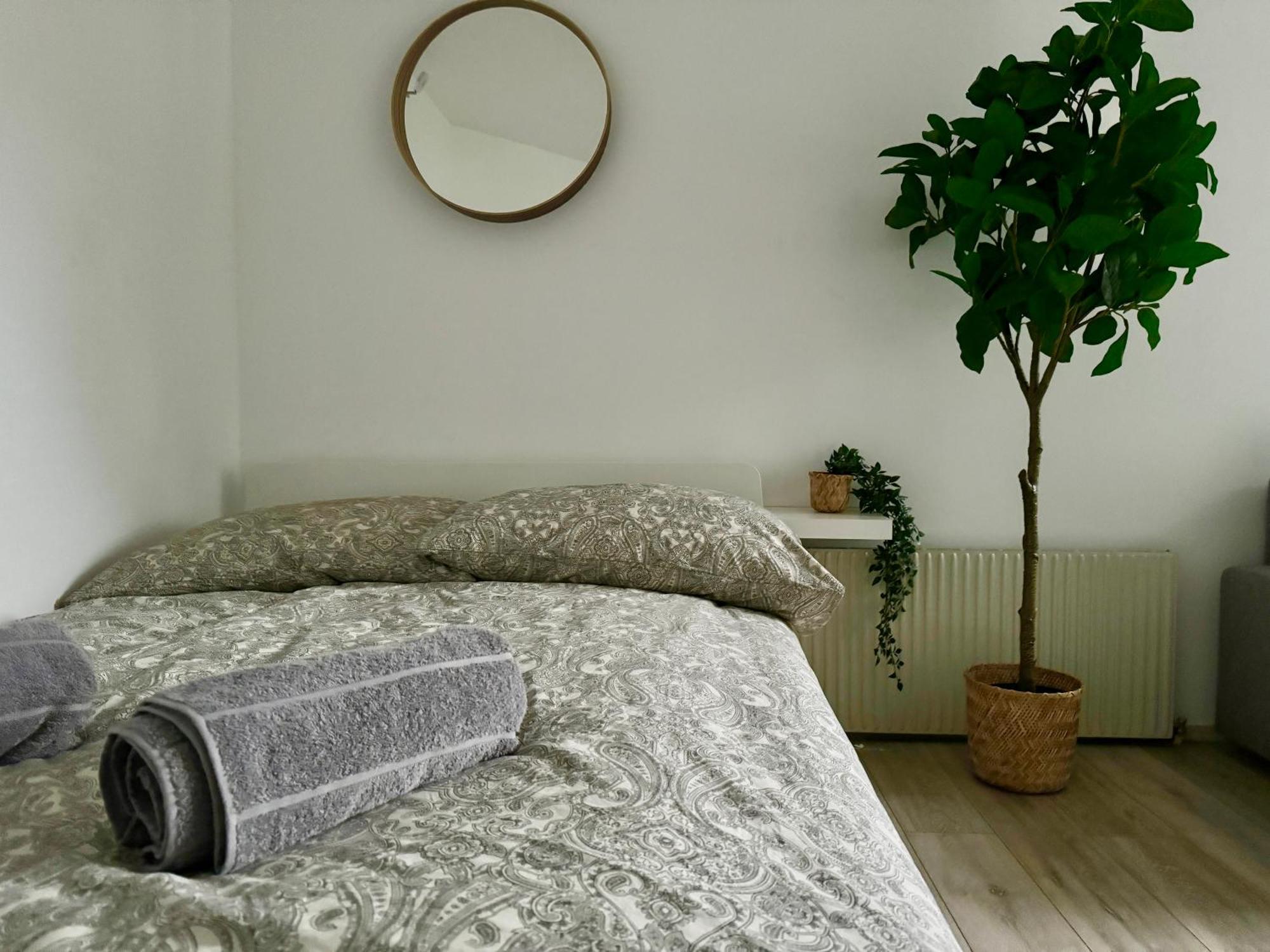 Stylish Schonbrunn Apartments With Free Parking ウィーン エクステリア 写真