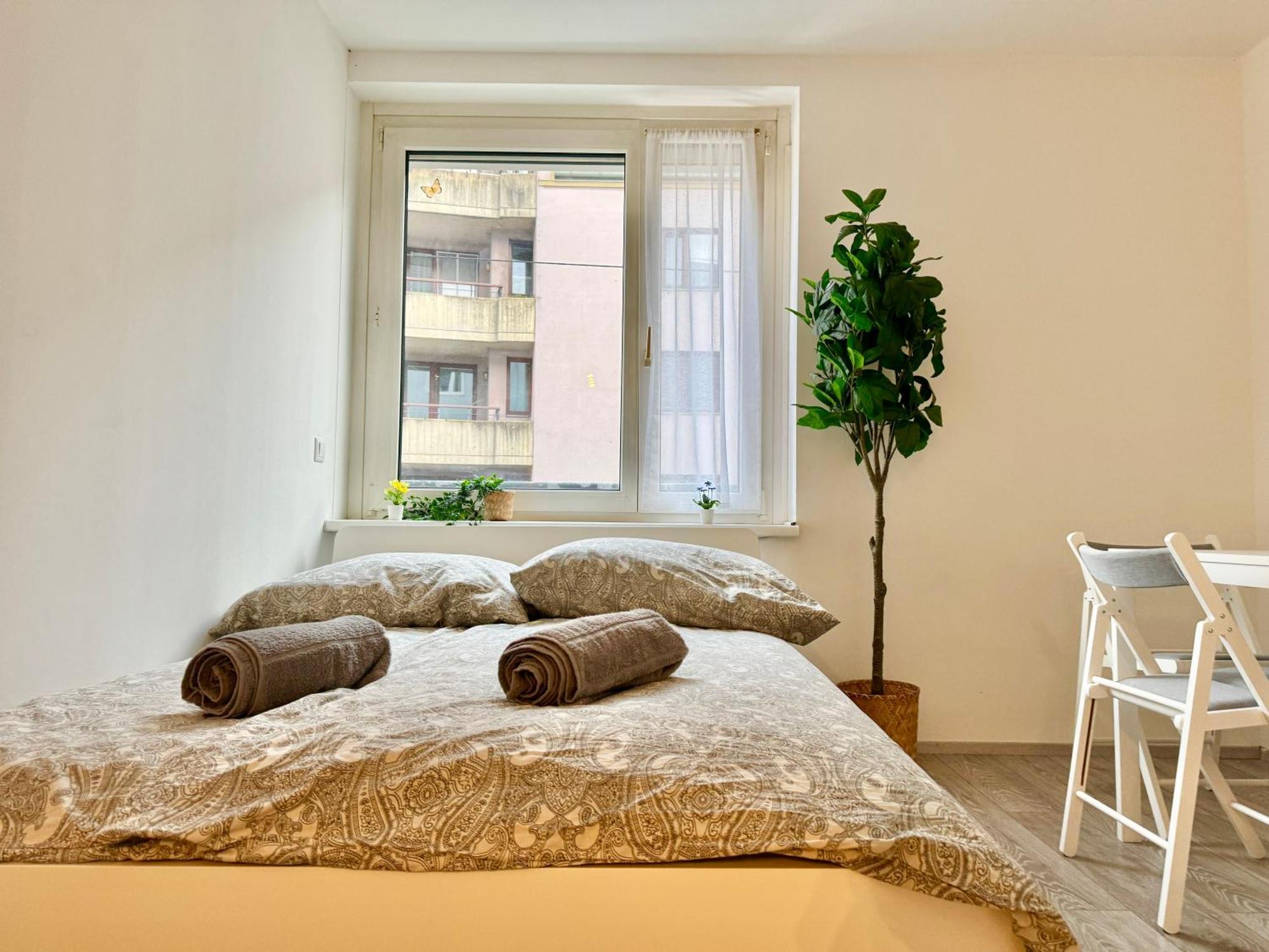 Stylish Schonbrunn Apartments With Free Parking ウィーン エクステリア 写真