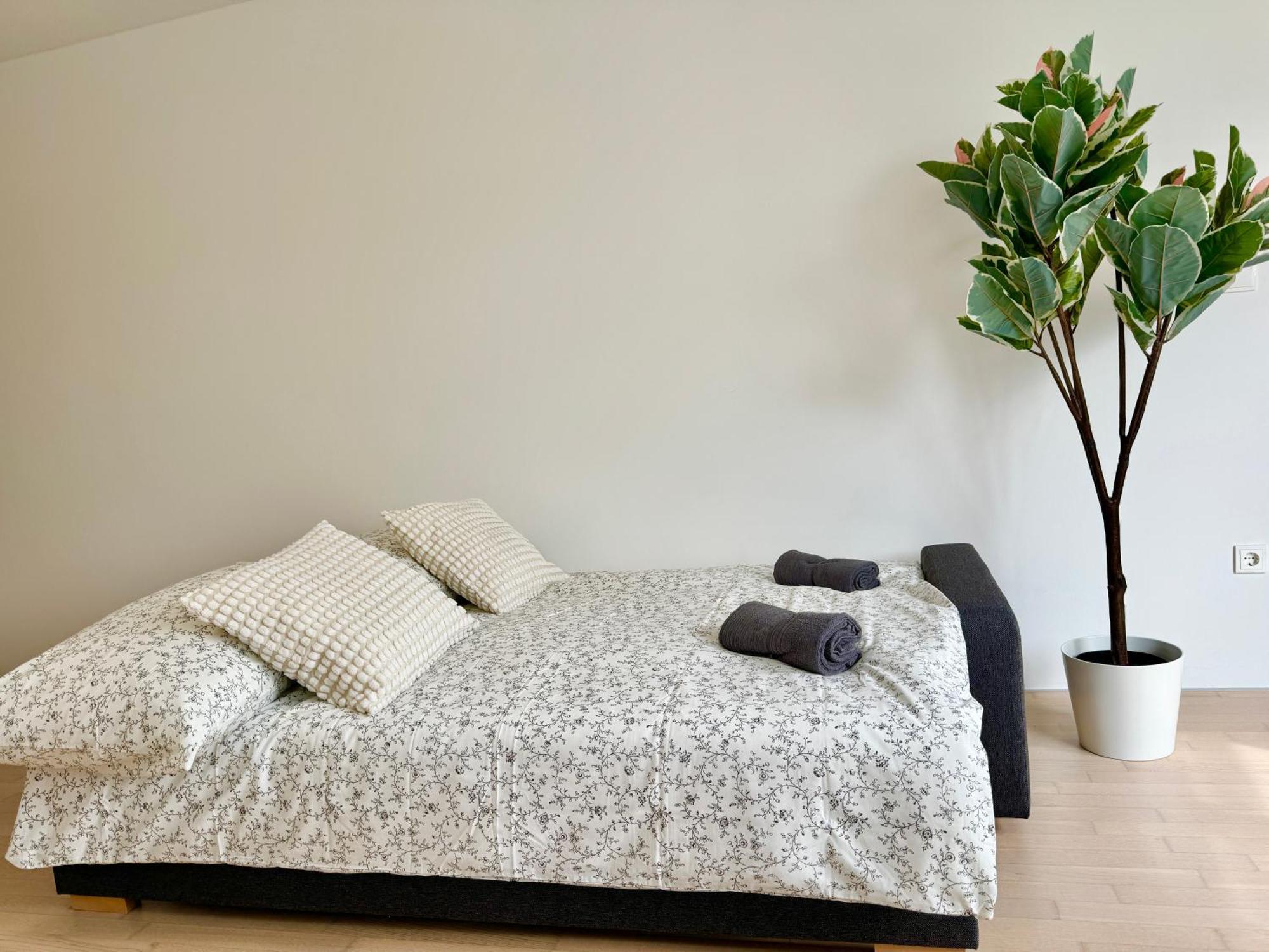 Stylish Schonbrunn Apartments With Free Parking ウィーン エクステリア 写真