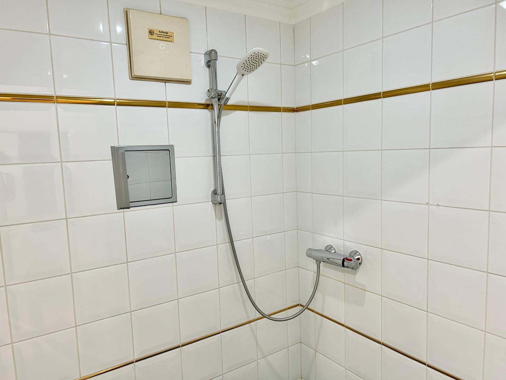 Stylish Schonbrunn Apartments With Free Parking ウィーン エクステリア 写真