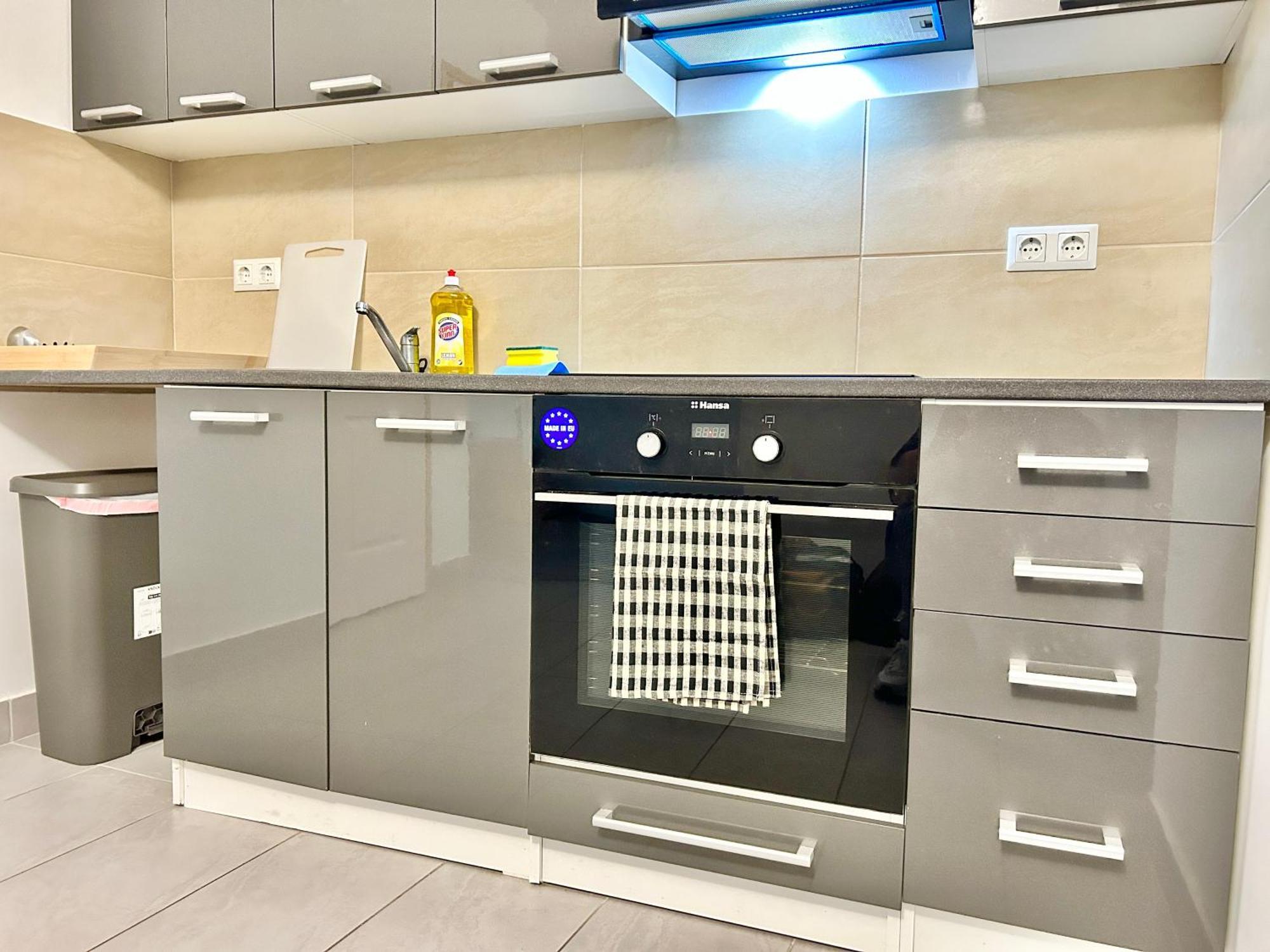 Stylish Schonbrunn Apartments With Free Parking ウィーン エクステリア 写真