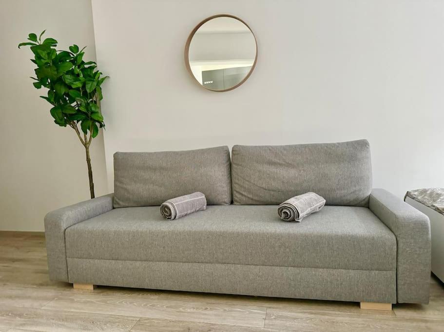Stylish Schonbrunn Apartments With Free Parking ウィーン エクステリア 写真