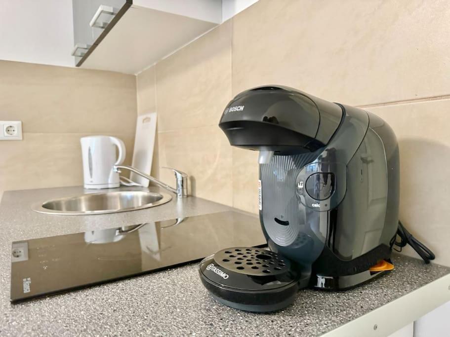 Stylish Schonbrunn Apartments With Free Parking ウィーン エクステリア 写真